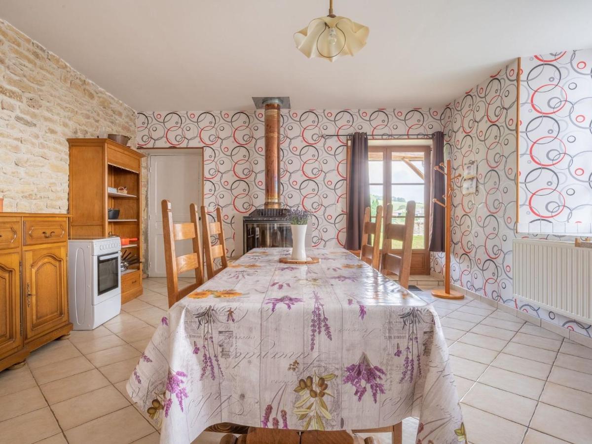 Vintage Holiday Home With Private Garden Nouart Oda fotoğraf