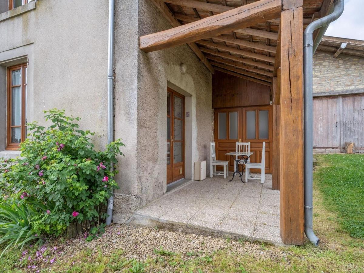 Vintage Holiday Home With Private Garden Nouart Oda fotoğraf